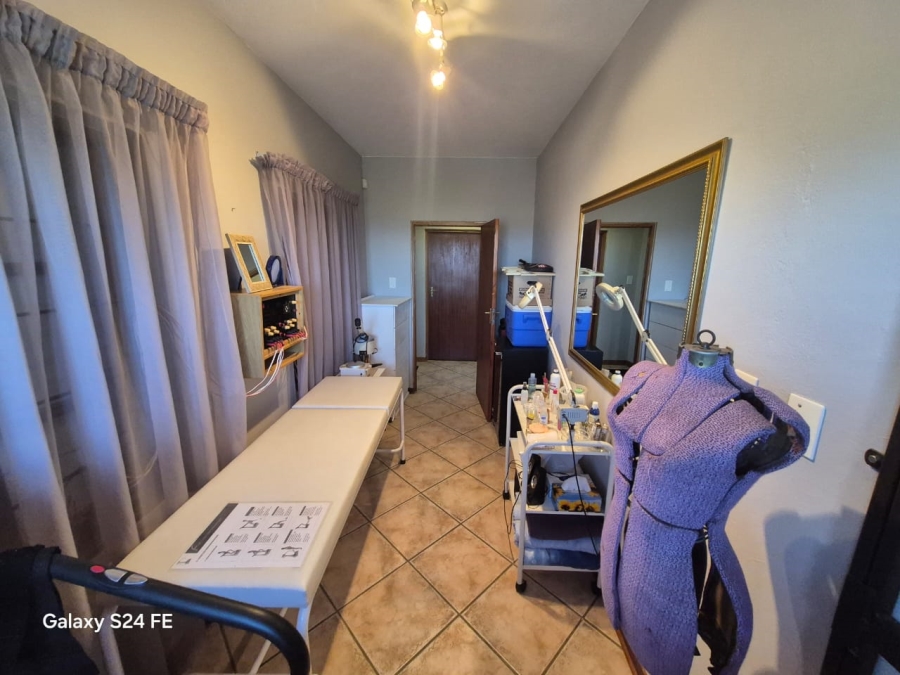 5 Bedroom Property for Sale in Cashan North West